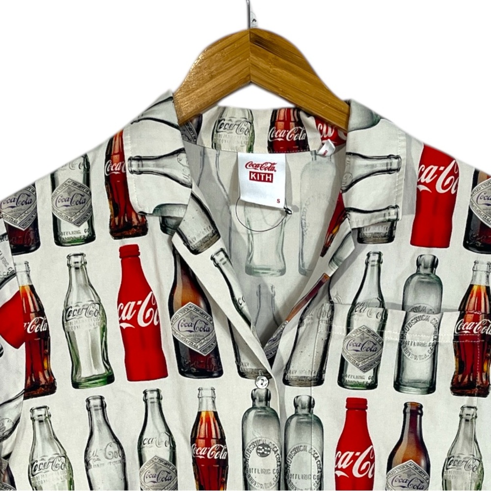 Kith X Coca Cola Hawaiian Cropped Shirt Womens Size Small - Picture 3 of 6